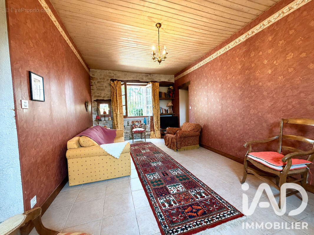 Maison 240 m² à Beaufou  - photo 3