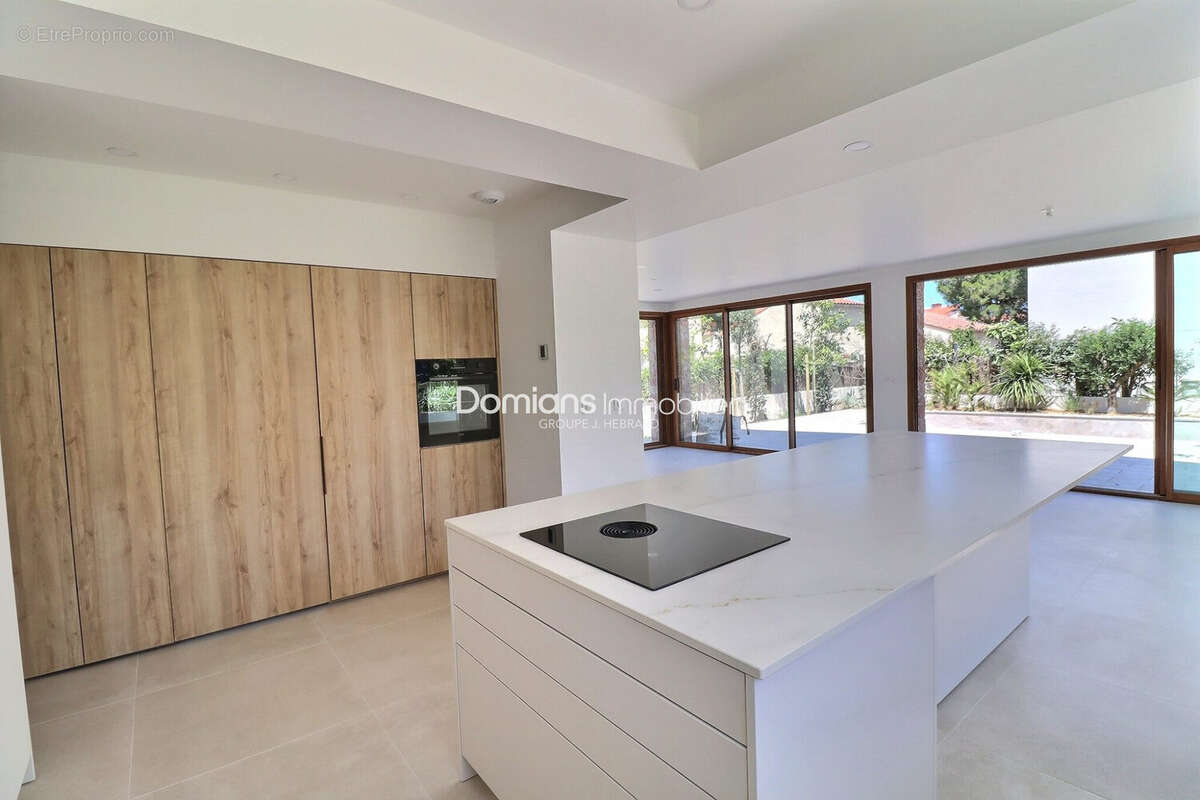 Maison 200 m² à Saint-Cyprien  - photo 8