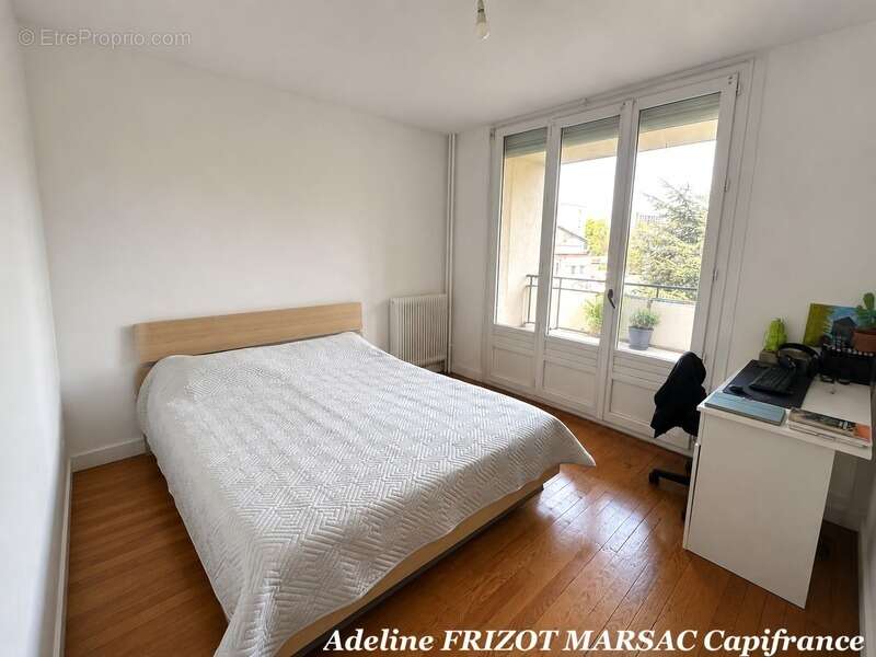 Appartement 76m2 - loue - 4 balcons - 3 chambres - lumineux - photo 8