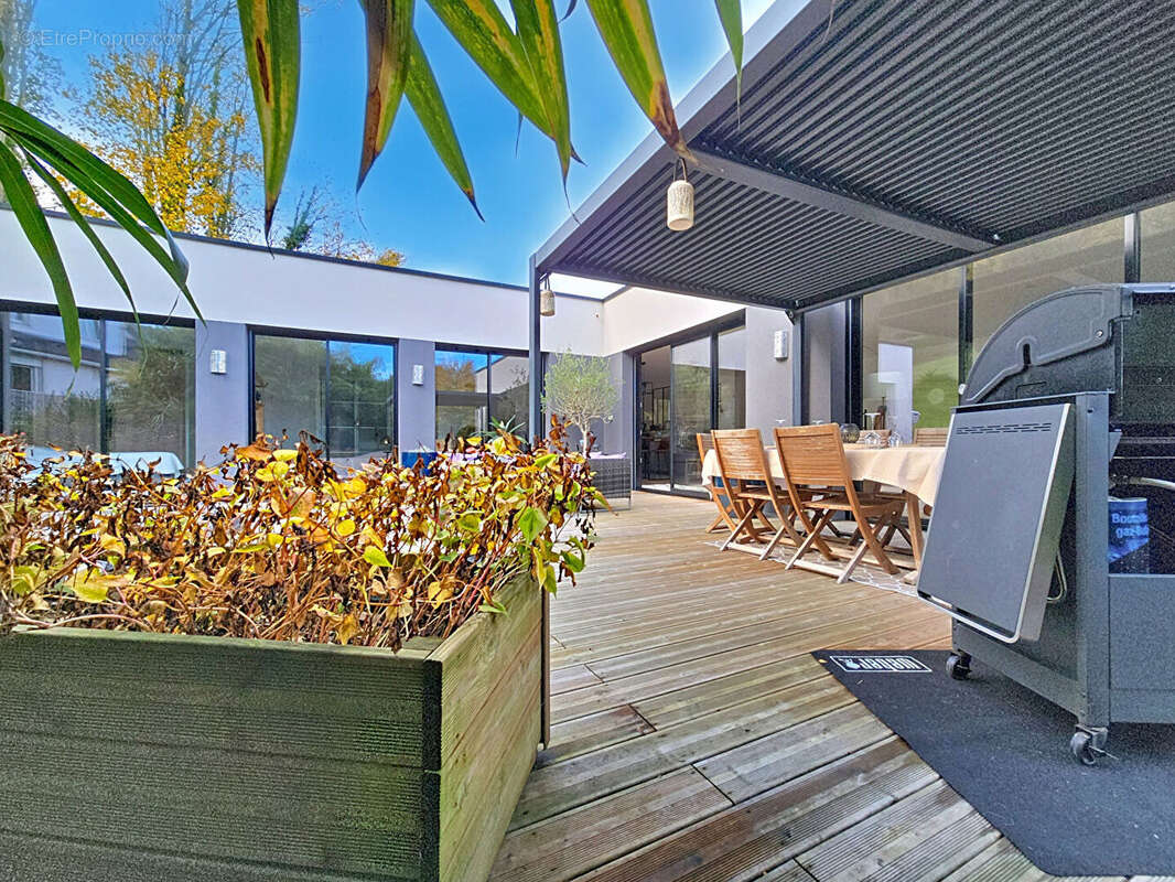 Maison à SAINT-LEGER-DU-BOURG-DENIS