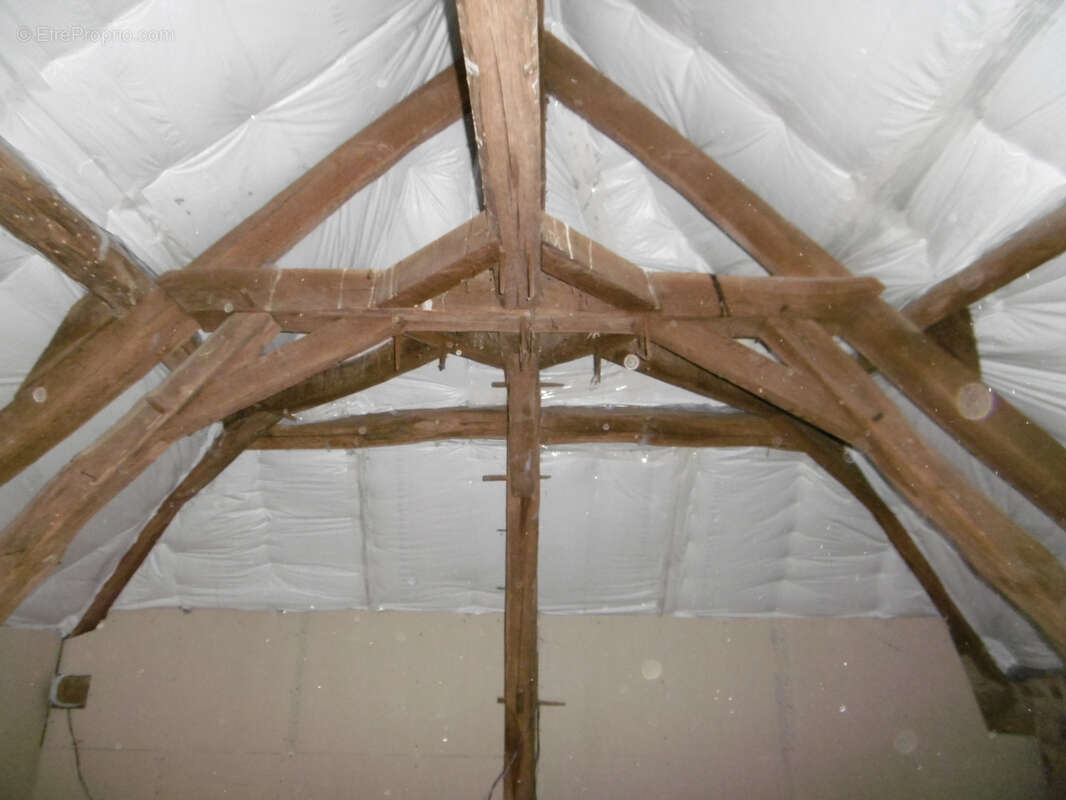 Maison à SAINT-PIERRE-LA-NOAILLE