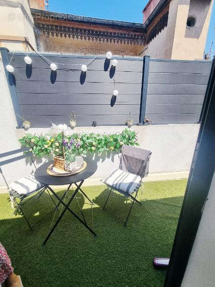 Rare Draguignan centre bel appartement F3 traversant avec terrasse et balcon en dernier étage 159000€ dpe d - photo 6