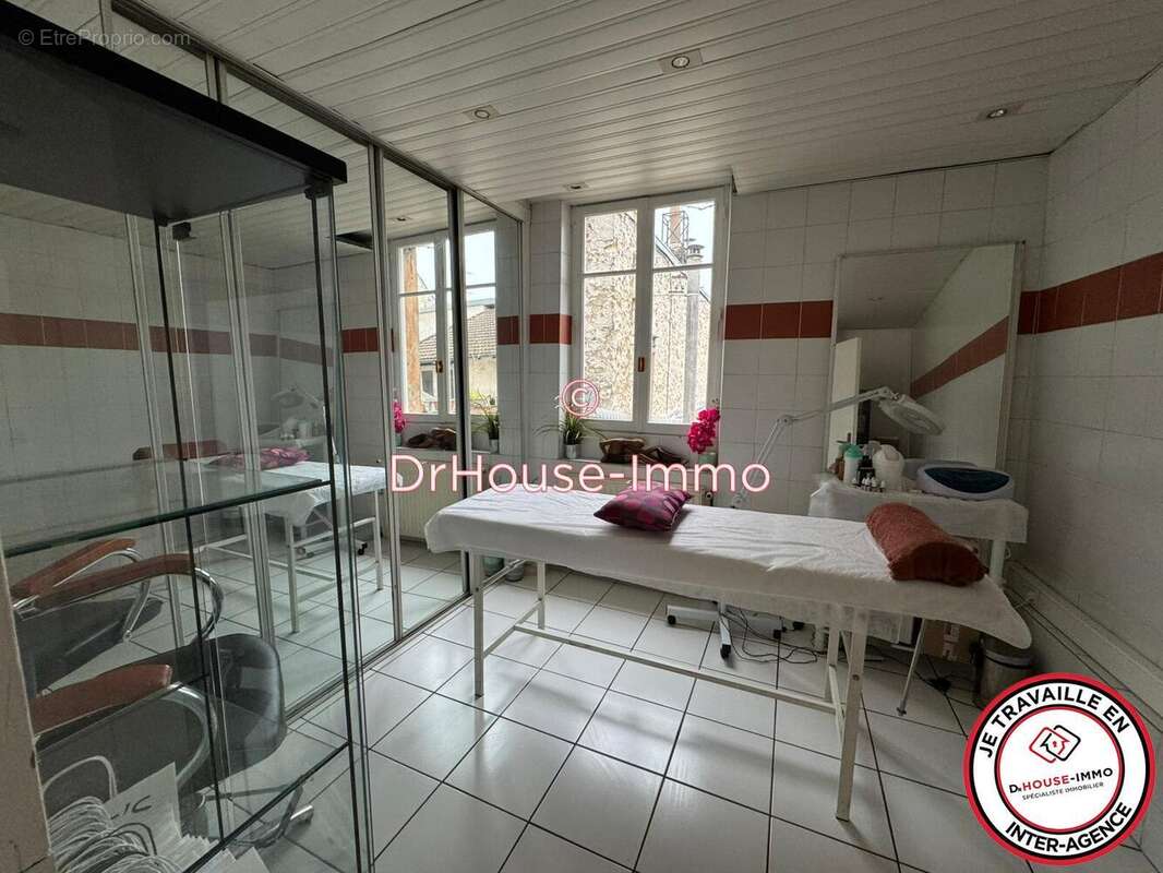 Commerce à MANTES-LA-JOLIE