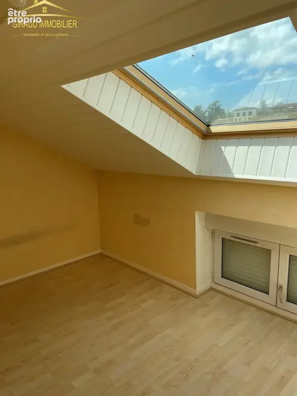Charlieu-appartement en duplex - photo 4
