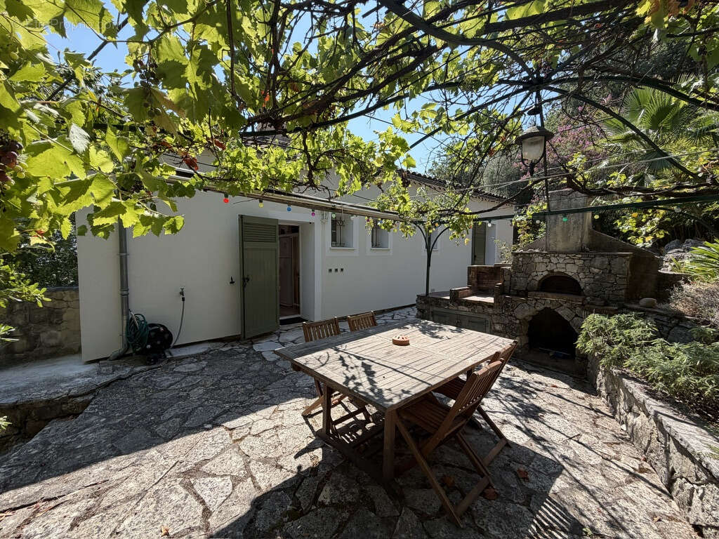 Gattières hauteur résidentiel Villa 4p avec piscine au calme - photo 2
