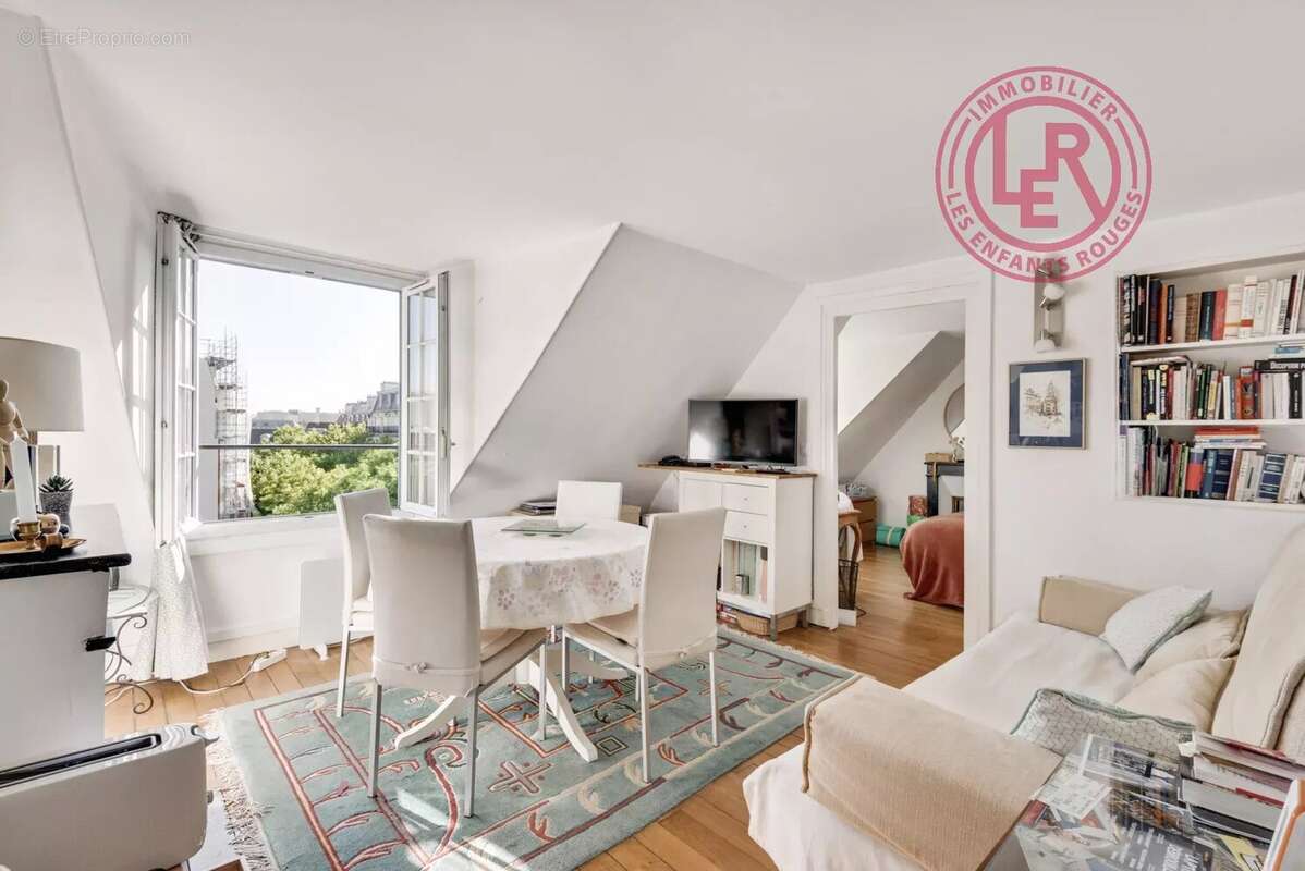 Appartement à PARIS-3E
