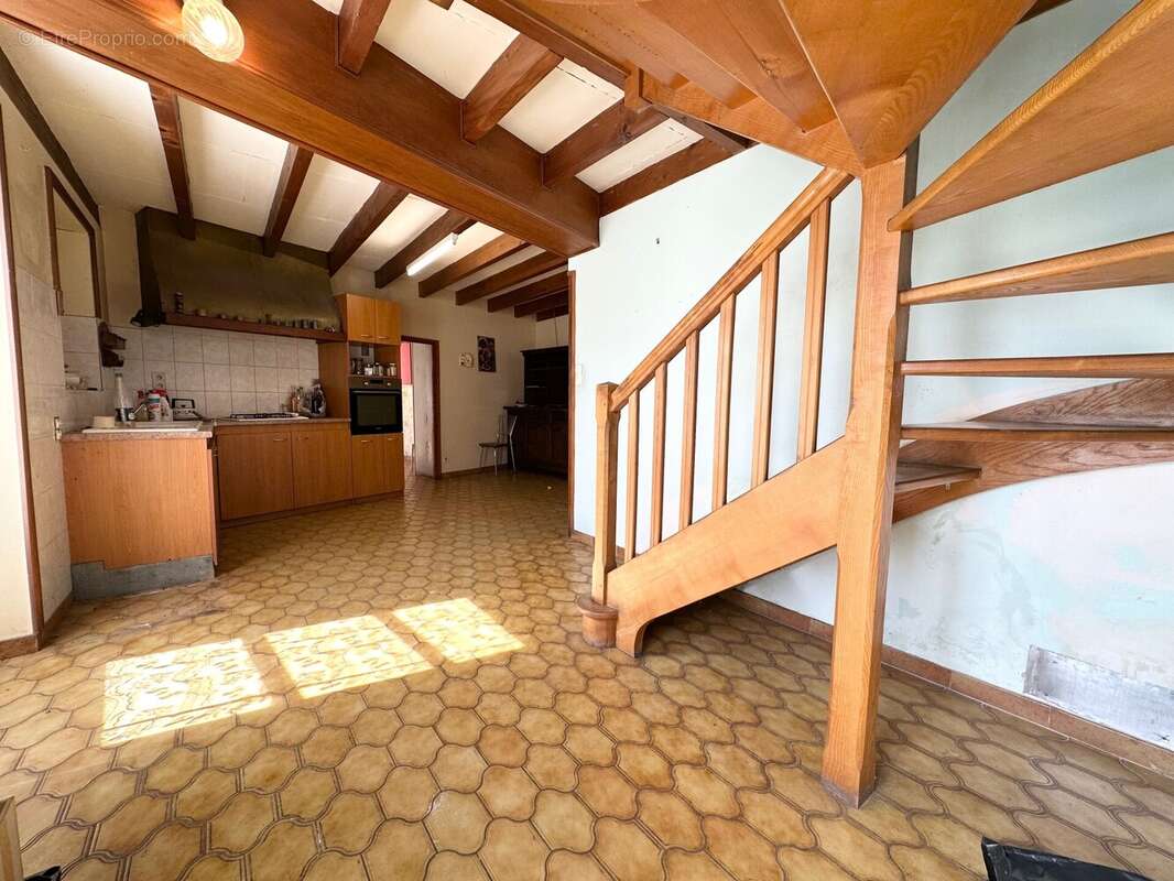 Cuisine dinatoire de 26 m² - Maison à ATTIGNAT