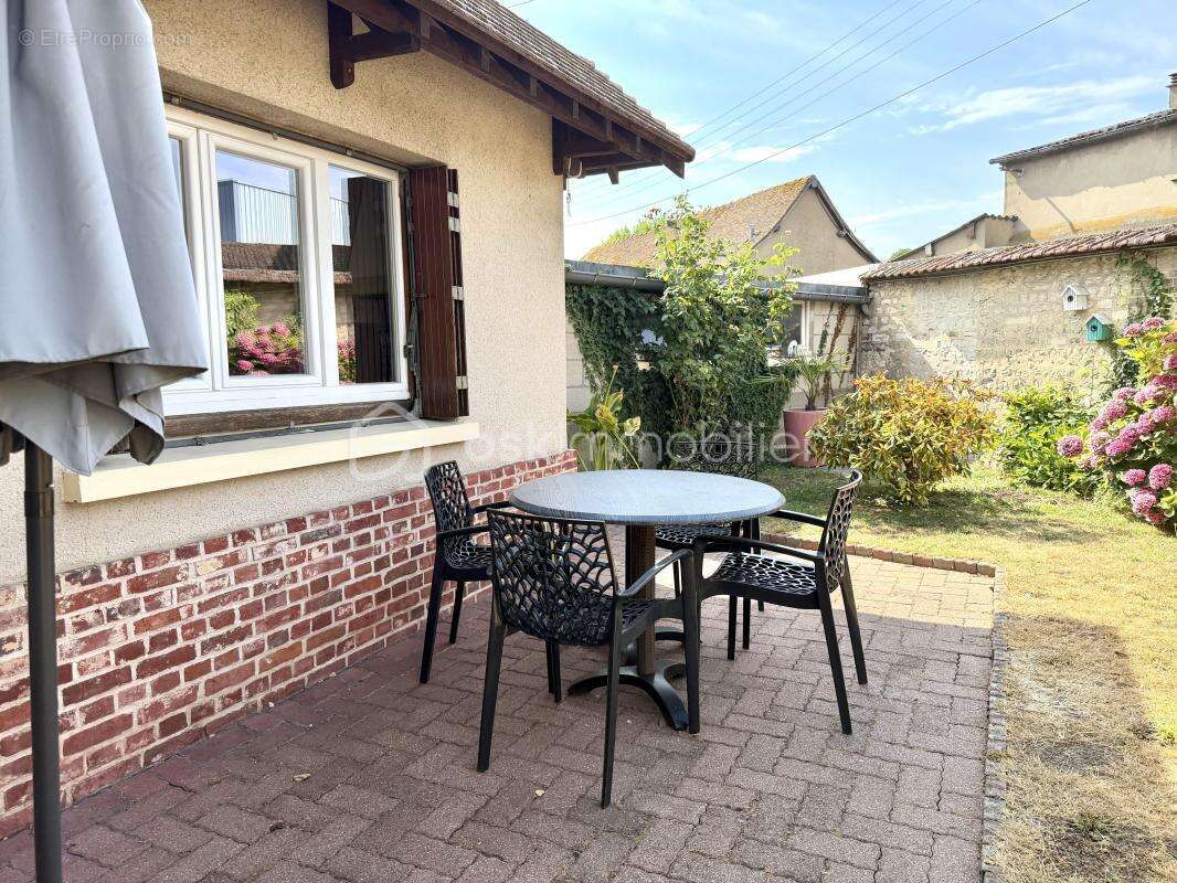 Centre ville de Louviers 27400 - maison 2 chambres, cave, garage et jardin clos de murs ! - photo 3