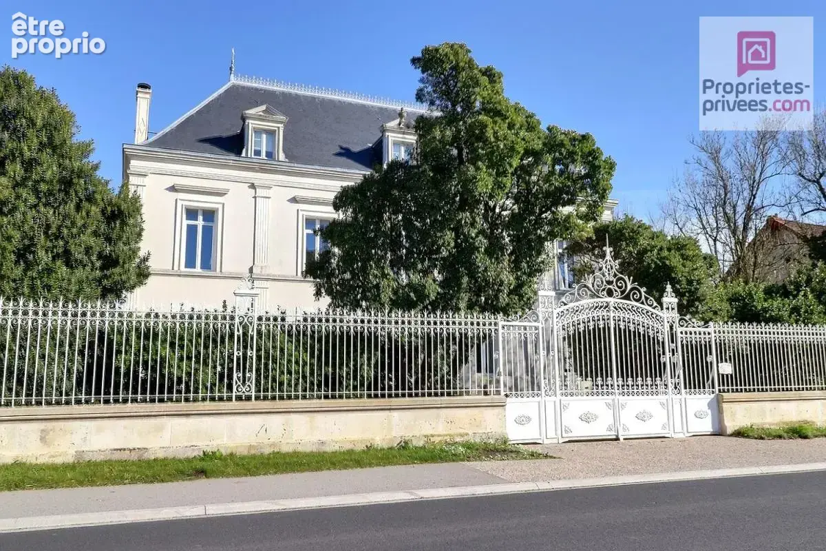Maison bourgeoise de 380 m2 sur 3 niveaux avec de nombreuses possibilités - photo 2