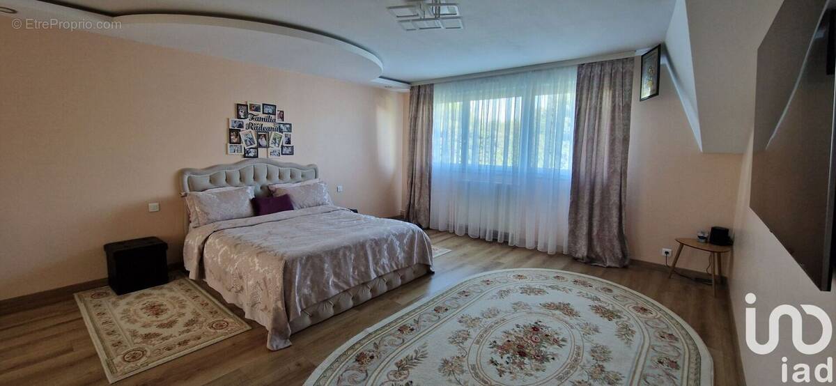 Photo 1 - Maison à VILLIERS-SUR-MARNE