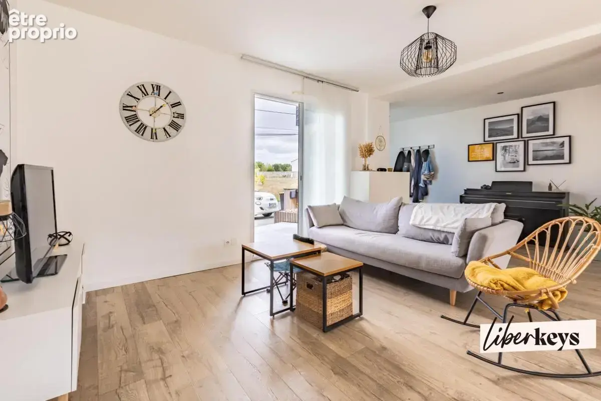 Maison contemporaine - 5 chambres - 133m2 - photo 3