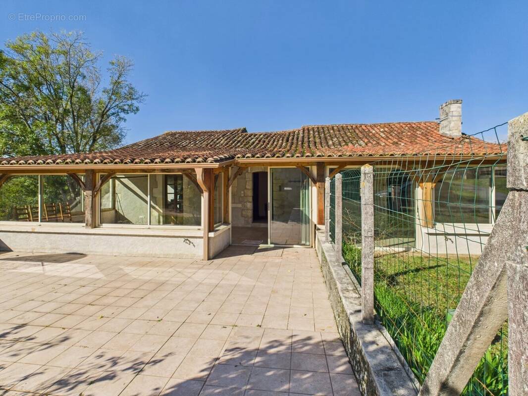 Maison à BERTRIC-BUREE