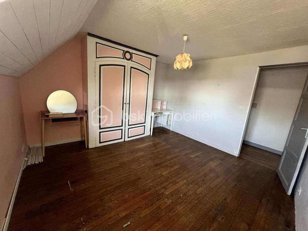 Maison à BAZAINVILLE