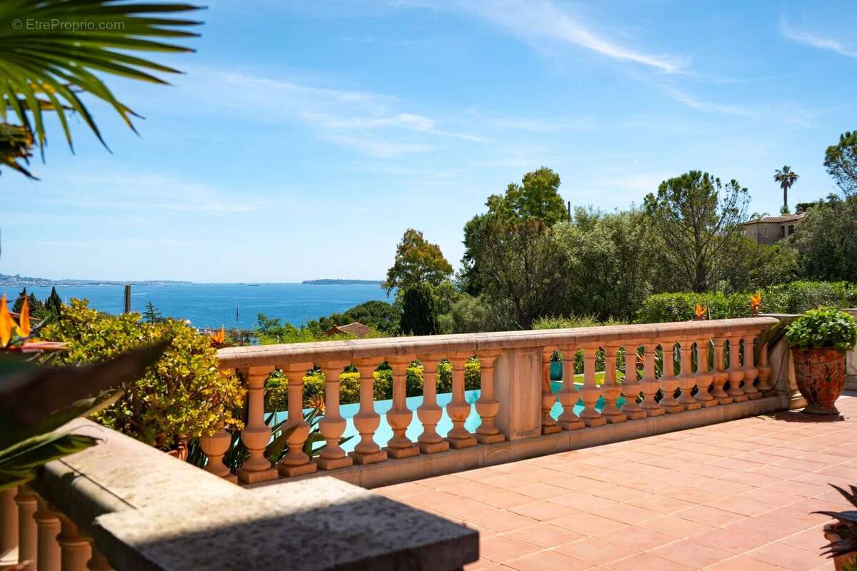 Maison à MANDELIEU-LA-NAPOULE