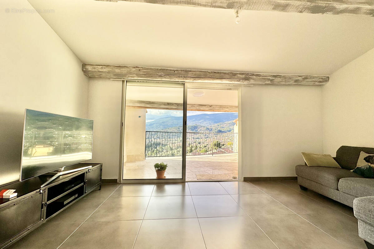 Appartement à FAYENCE