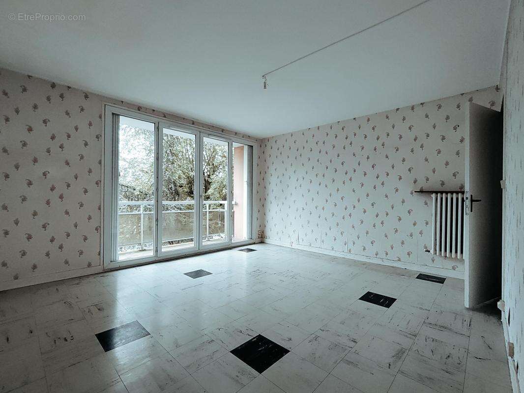 Appartement à LAMORLAYE