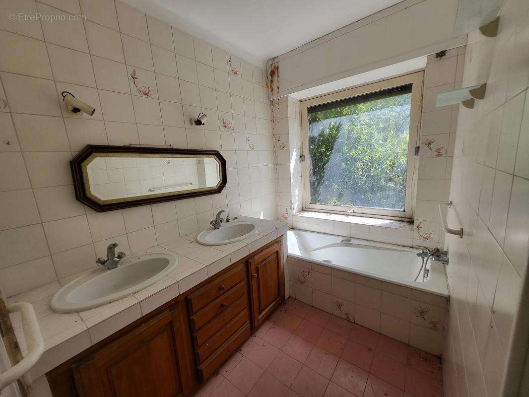 Maison à CHATEAUNEUF-LES-MARTIGUES