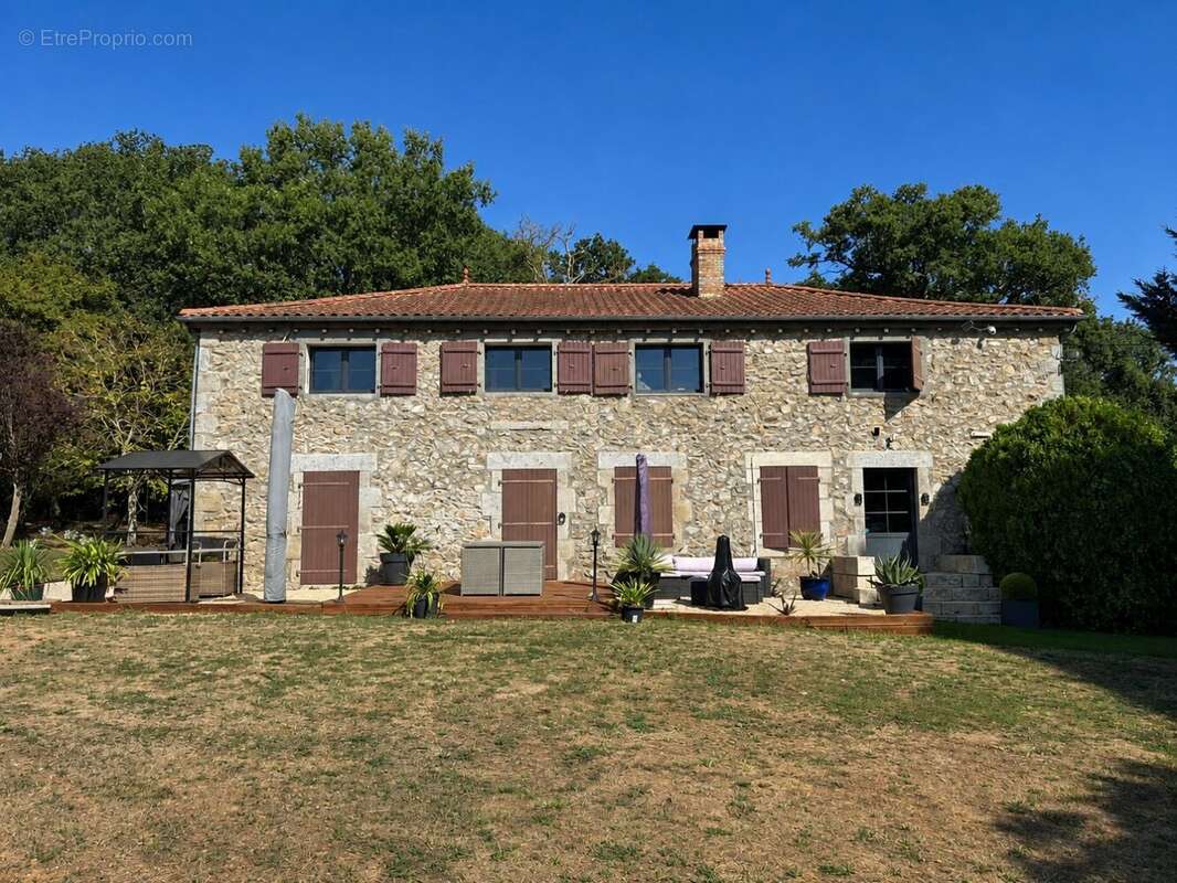 Propriété de caractère - 330m² - 11 000m² de terrain - photo 25