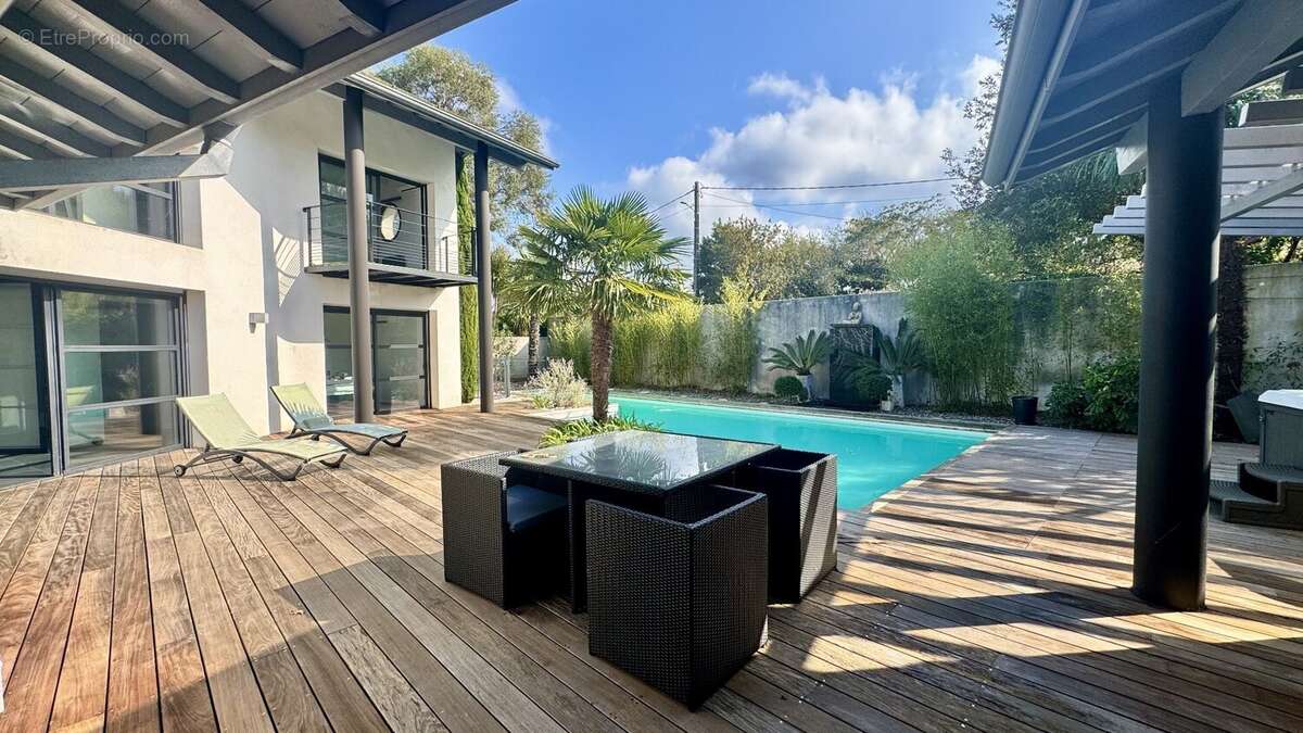 Villa d'architecte de type t5 de 136 m2 avec piscine - photo 3
