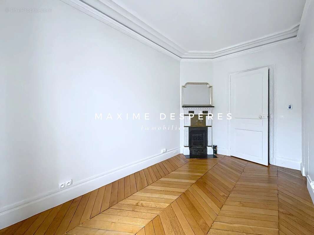 Appartement à NEUILLY-SUR-SEINE