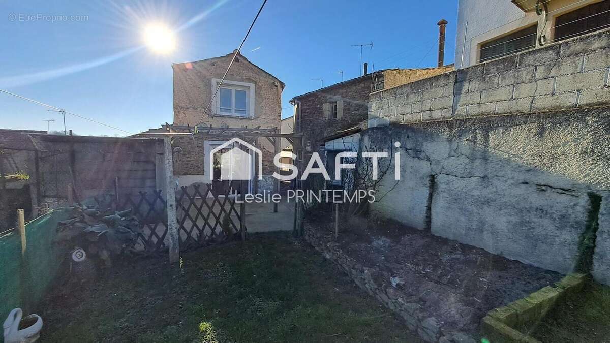 Photo 9 - Maison à LE BUSSEAU