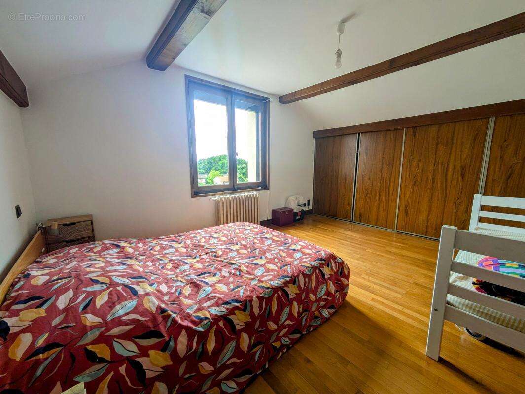À vendre – Maison individuelle 2 chambres + bureau au centre de Charnay Les Mâcon - photo 7