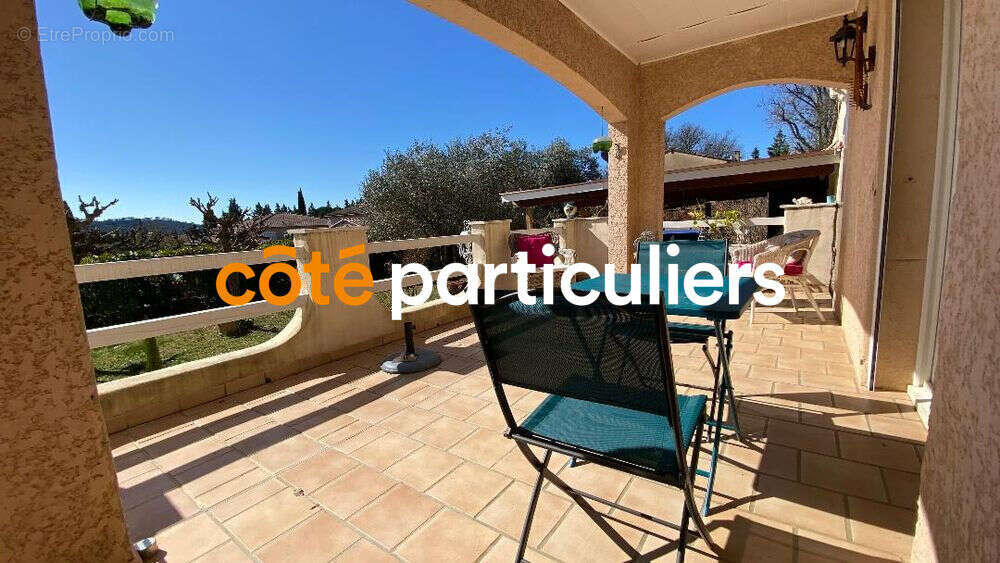 Maison à SAINT-JULIEN-LES-ROSIERS