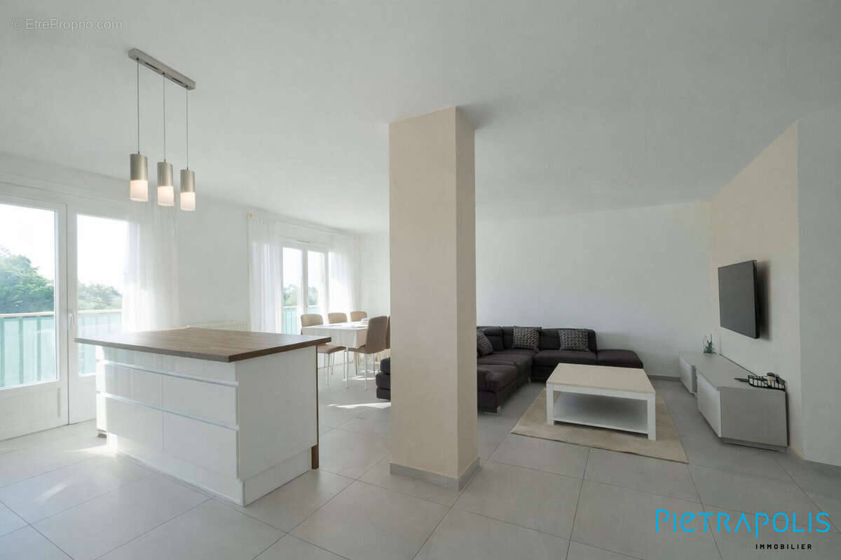 Appartement à RILLIEUX-LA-PAPE