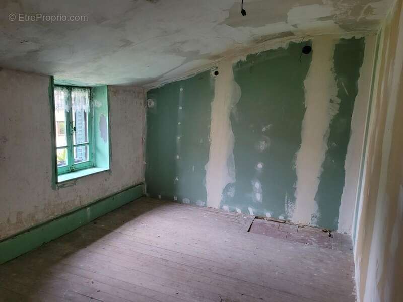 Jolie Maison de village rénovée + Fort potentiel d'agrandissement BUXIERES LES MINES (03) - photo 16