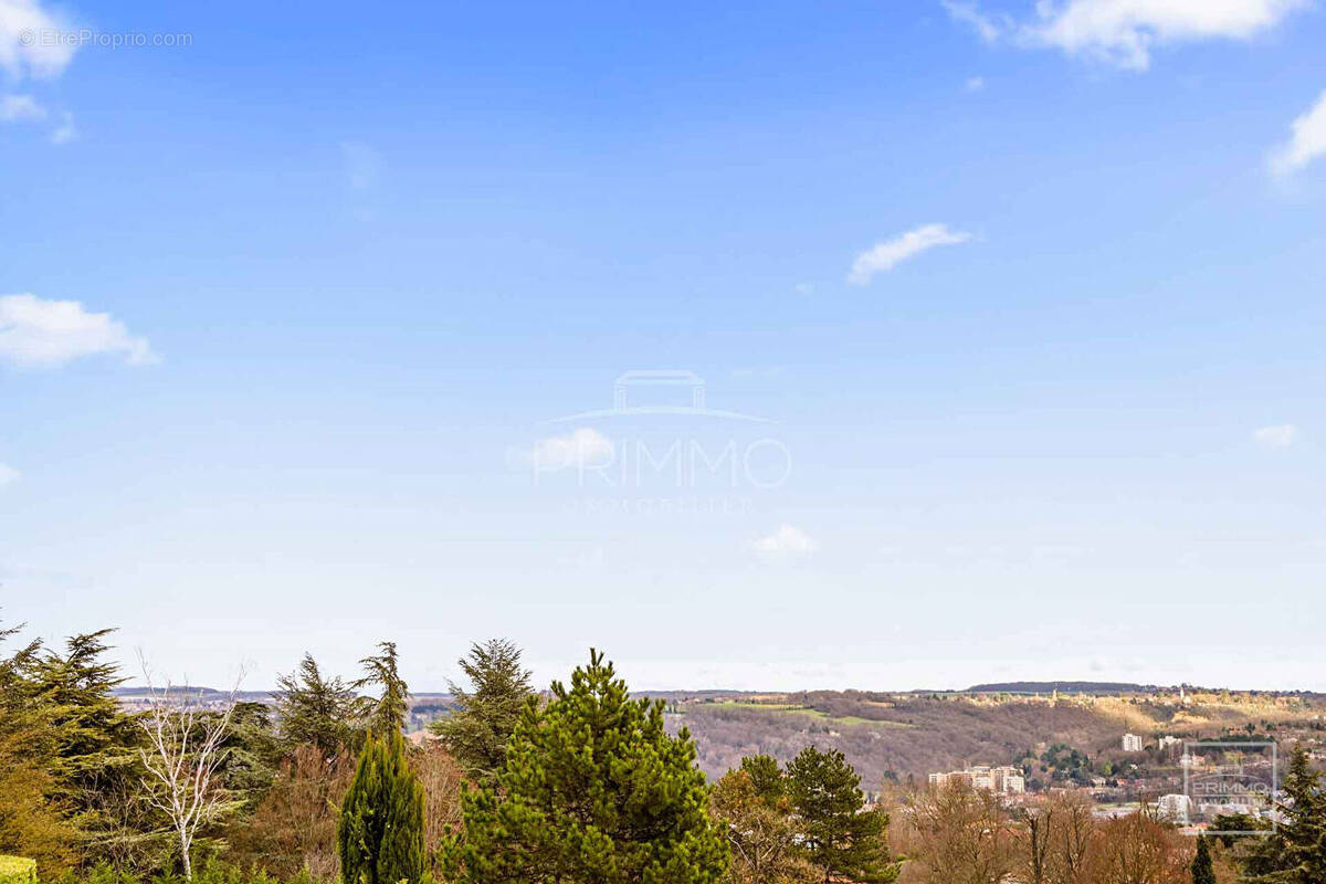 Maison à COLLONGES-AU-MONT-D&#039;OR