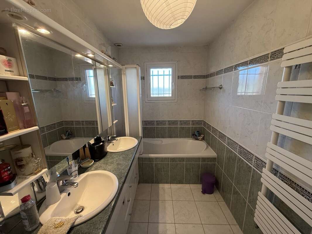 Maison à SAINT-GEORGES-DE-RENEINS