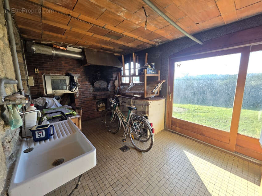 Maison à VILLOSANGES