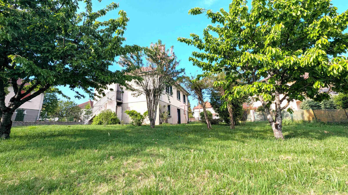 Maison à COUSANCE