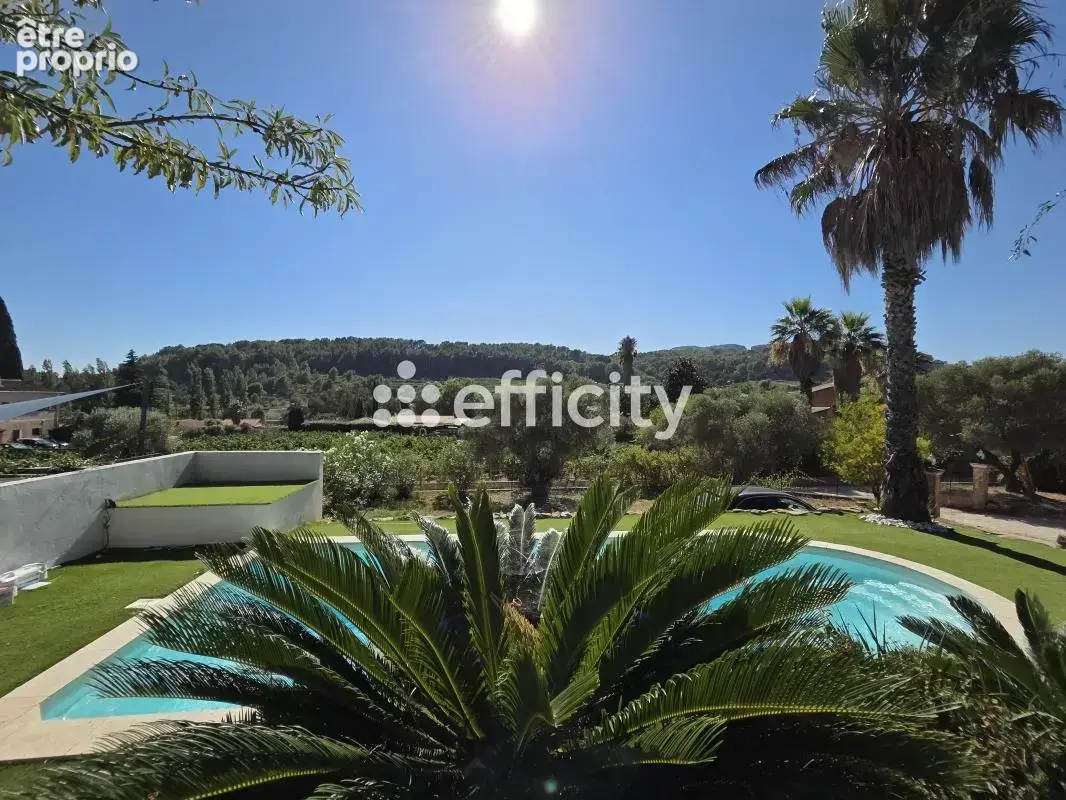 Maison à LE CASTELLET