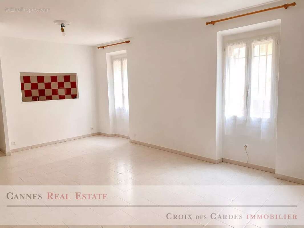 Cannes Centre - Opportunité Investisseur : 4 pièces avec cour privative de 50 m², faibles charges - photo 2
