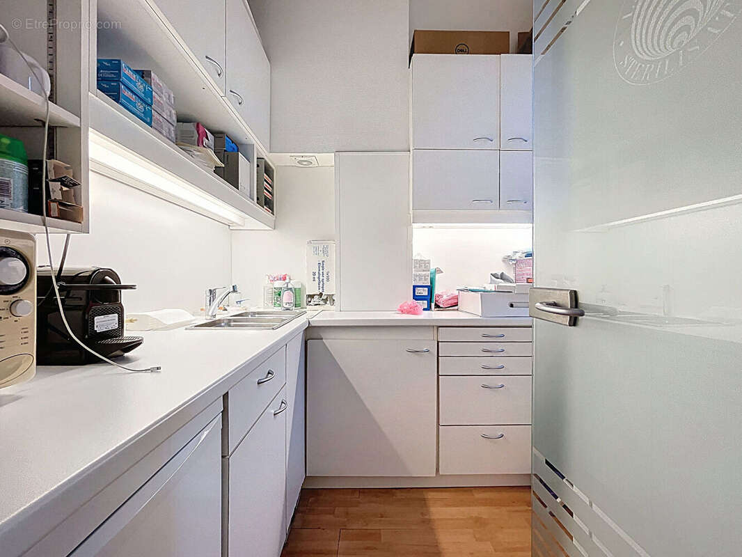 Commerce à MARSEILLE-8E