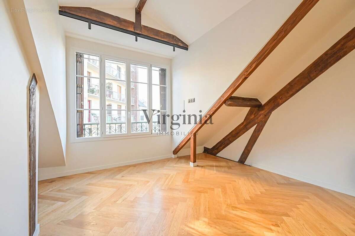 Appartement à CHARENTON-LE-PONT