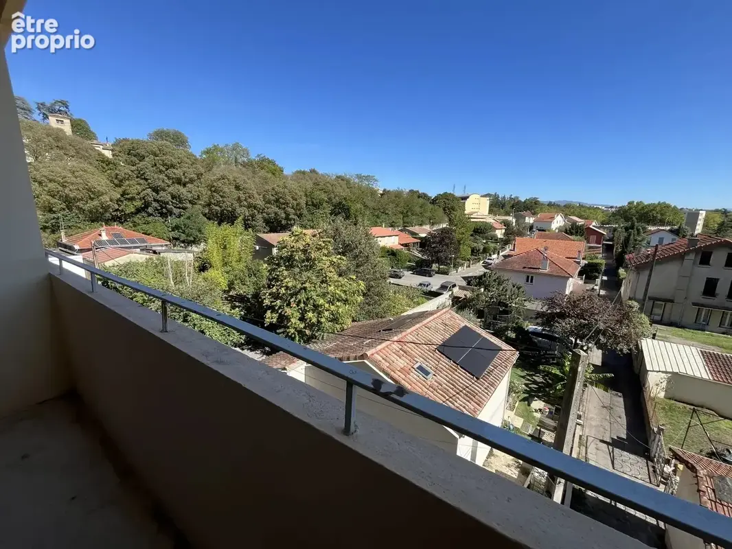 VALENCE - Appartement T3 loué avec balcons, cave et parking - photo 10