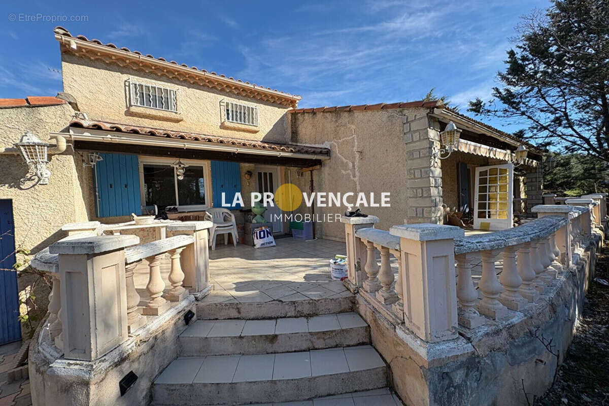 Maison à POURRIERES