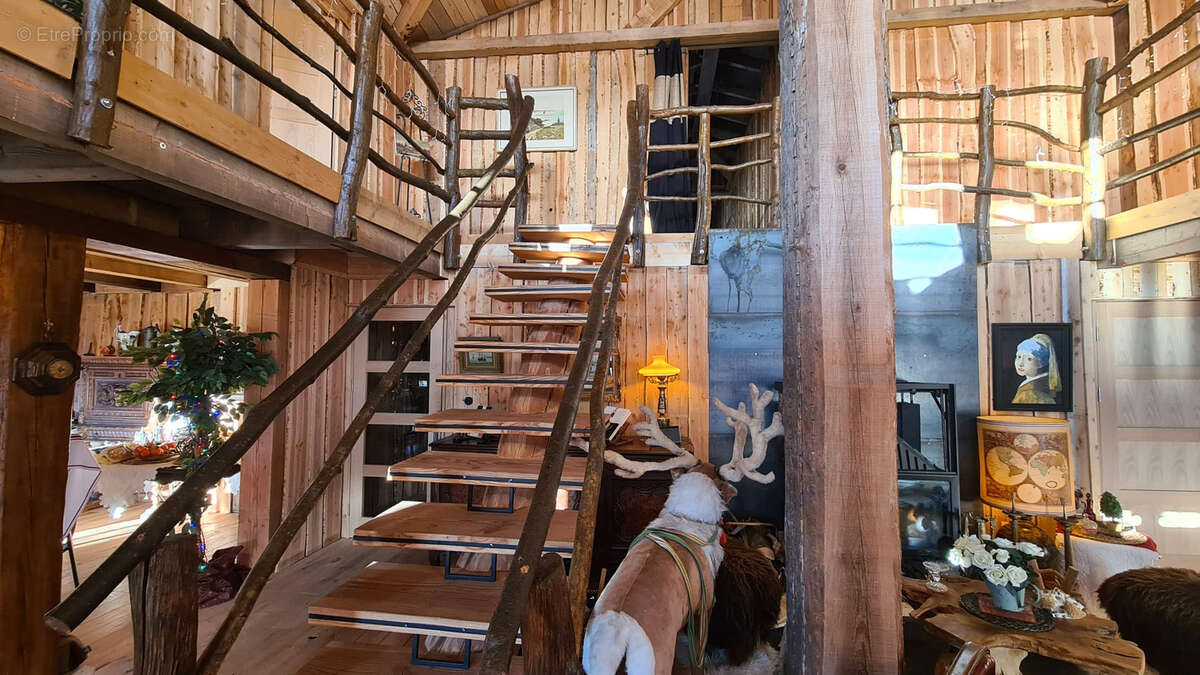 Maison à GREOLIERES