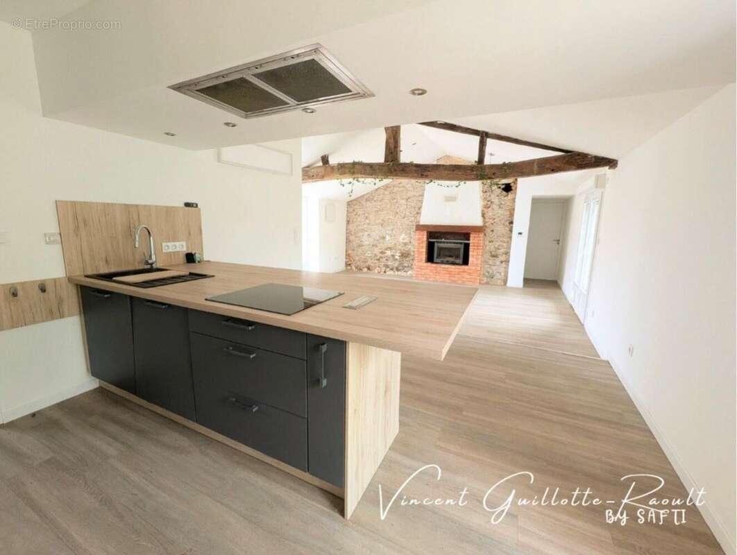 Maison 102 m² à Saint-Hilaire-De-Chaleons  - photo 2
