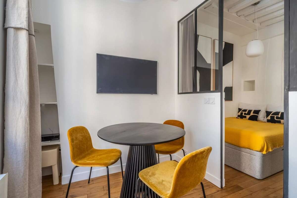 Appartement à PARIS-2E