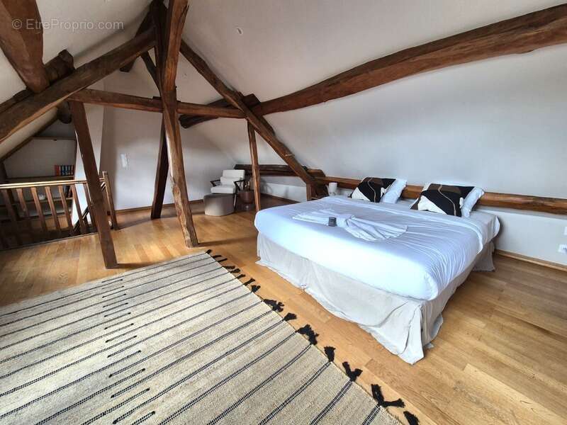 Maison, dépendances, grand terrain - photo 11