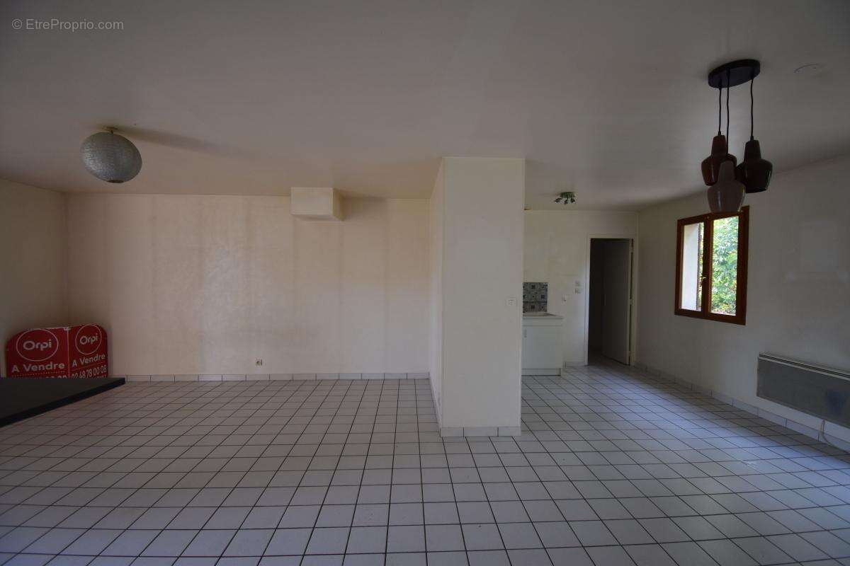 Maison à SAINT-SATUR