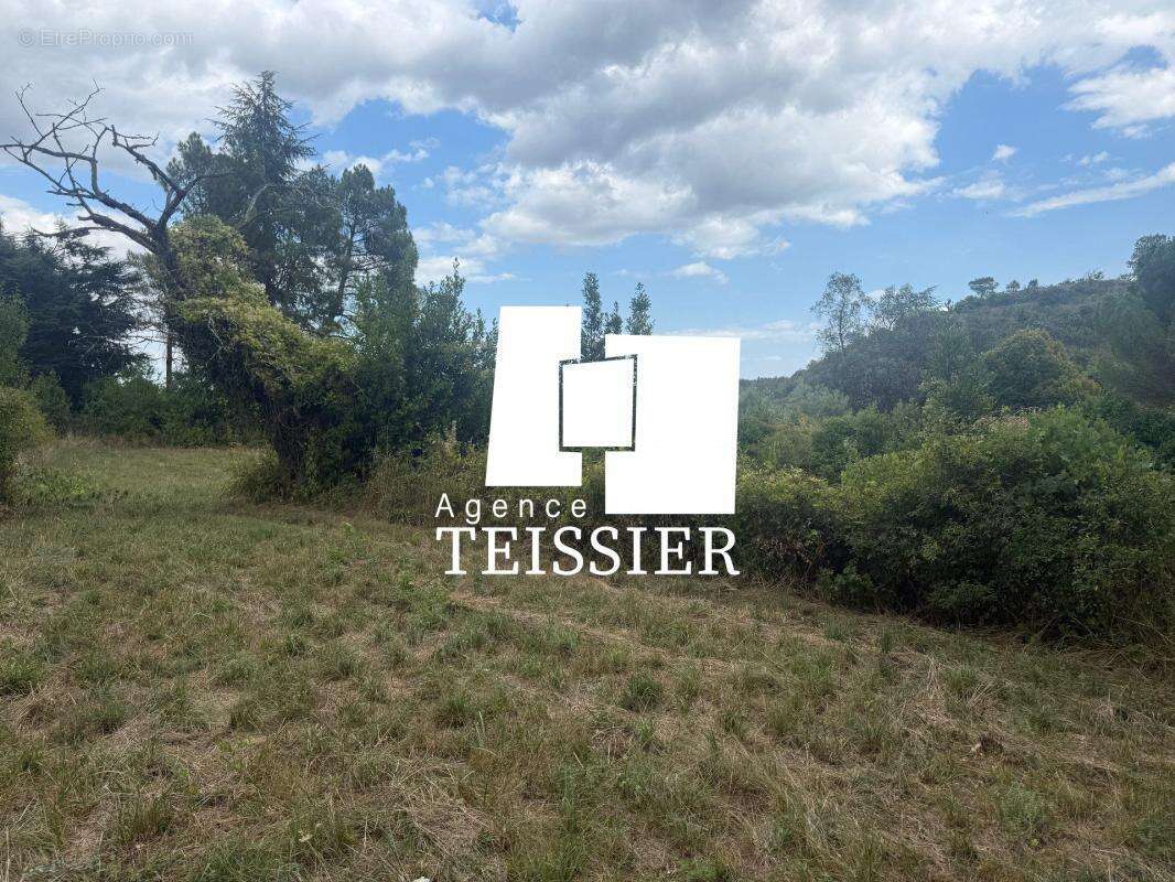 Terrain à SAINT-PAUL-LE-JEUNE