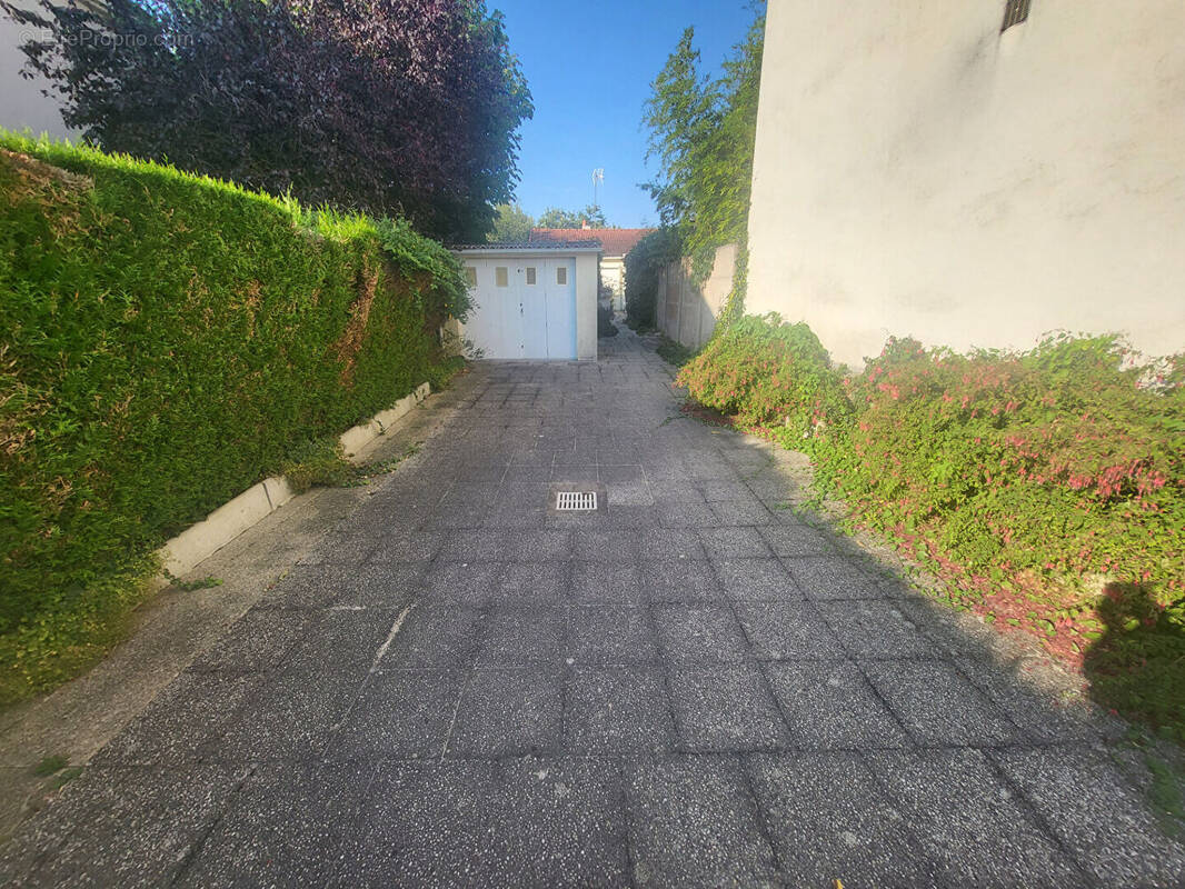 Maison à FLEURY-LES-AUBRAIS