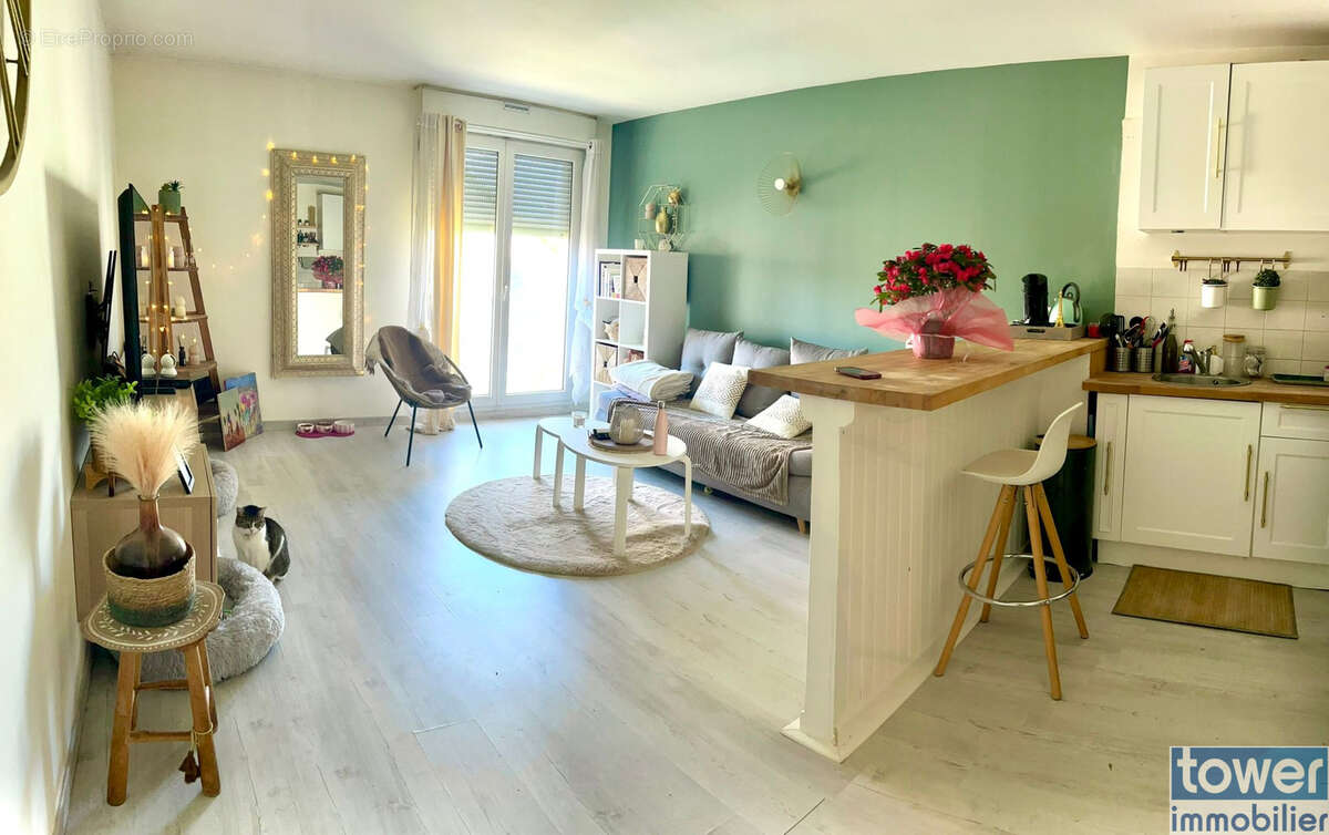 Appartement à SAULX-LES-CHARTREUX