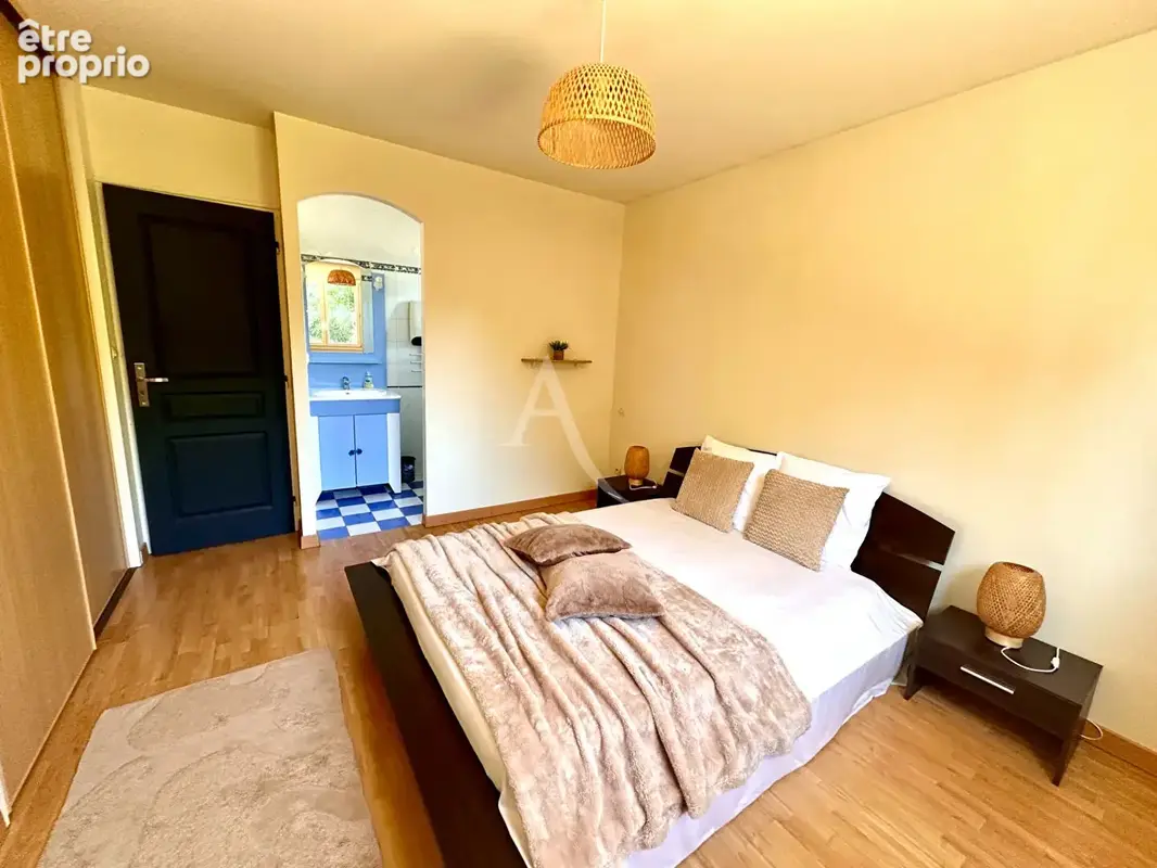 SAINTES - Belle propriété familiale de 186m² sur 2800m² de terrain arboré - photo 15