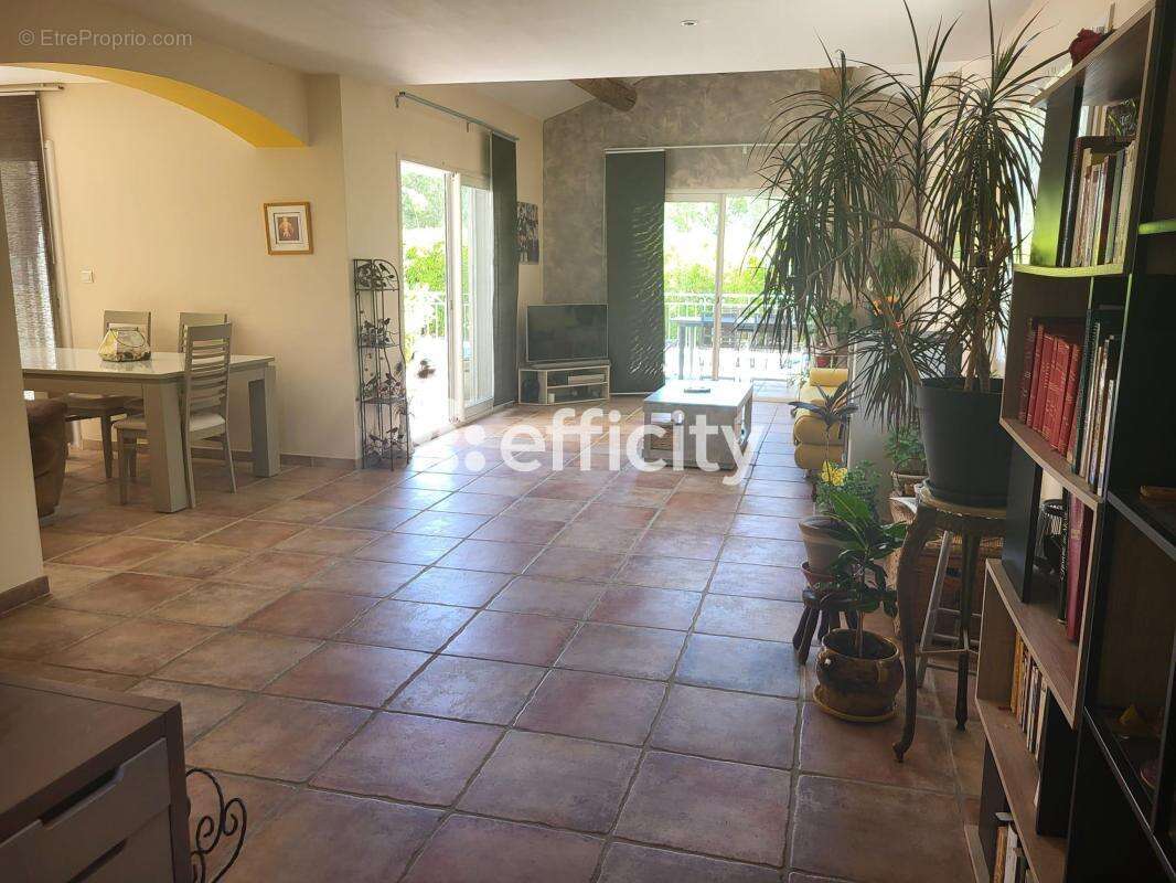 Maison 165 m² à Saint-Pargoire  - photo 3
