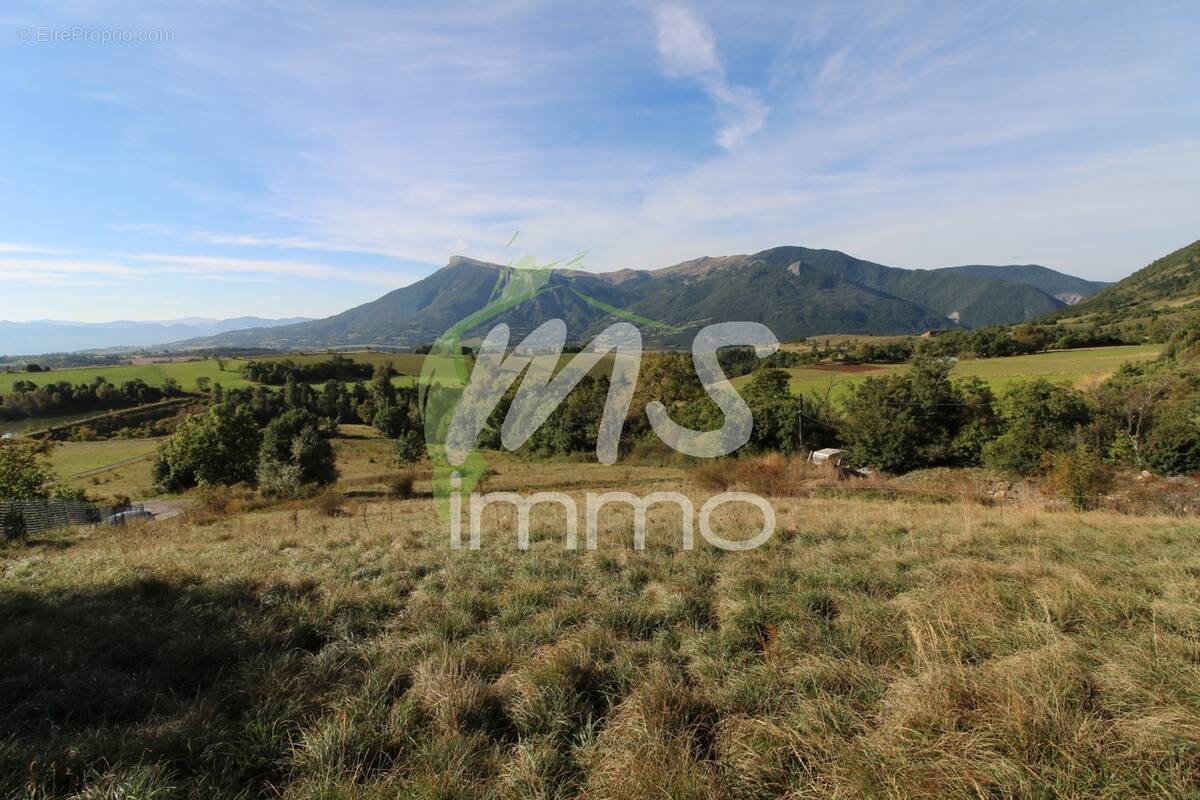 Terrain à LA ROCHE-DES-ARNAUDS
